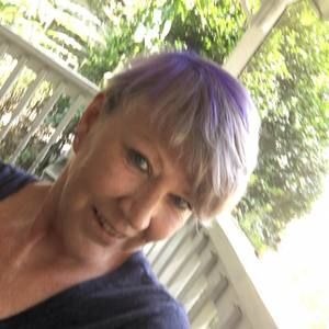 Meet your Posher, Roxanne